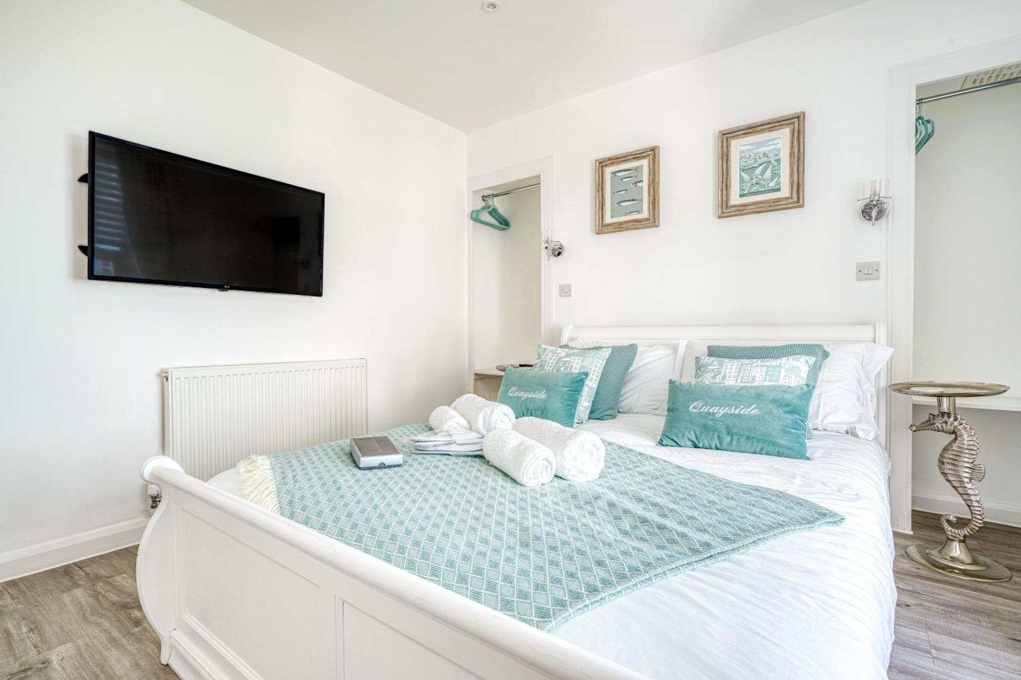Quayside- In The Harbour Bowl Villa Brixham Exteriör bild